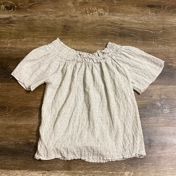 A new day off shoulder top - Picture 2 of 6